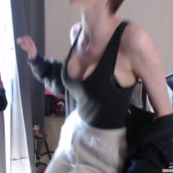 1084x1080