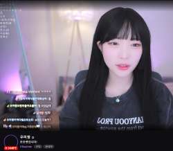 887x777