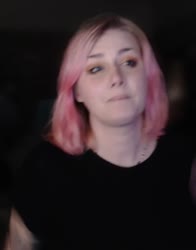 332x422