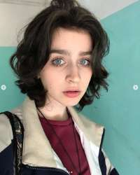 667x833