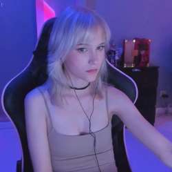 1083x1080