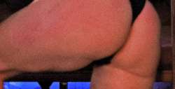 733x373