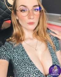 819x1024