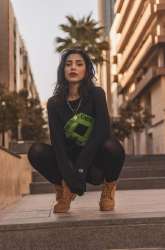 716x1080