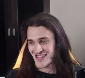 760x693