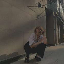 915x915