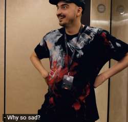 493x474