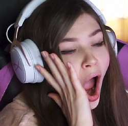 431x425
