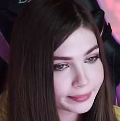 386x389