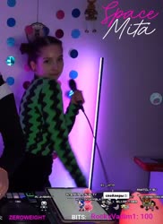 790x1080