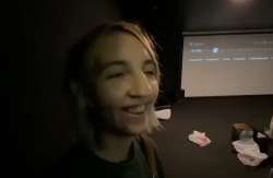 880x574