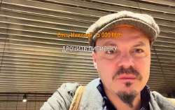 695x439