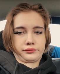 572x698