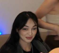 389x350