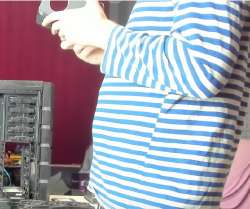 557x466