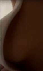 569x928