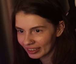 583x497