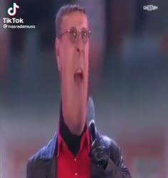 560x592