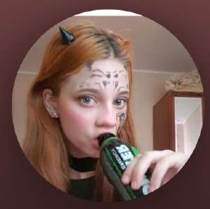 379x377