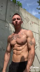 576x1024