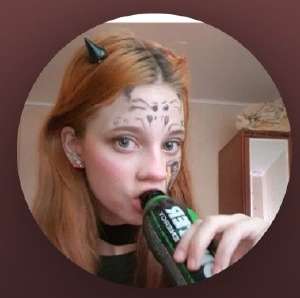379x377