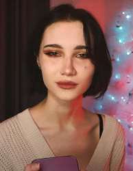 686x883