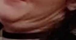 892x469