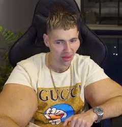 422x439