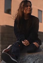 576x830