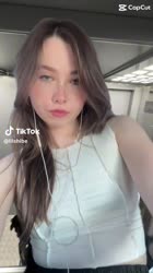 576x1024