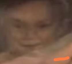 560x499