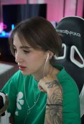 738x1080