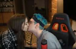 431x277