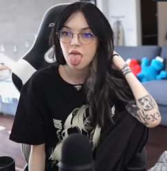 873x896