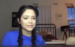 572x360