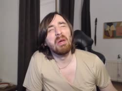 496x372