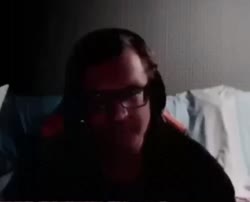 692x560