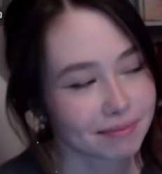 393x422