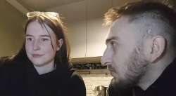 677x371