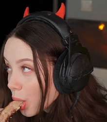 391x444