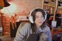 390x258