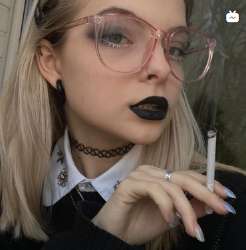 370x376