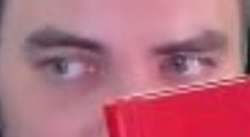 879x484