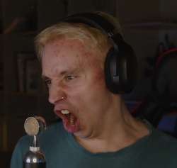 377x358