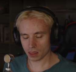 349x332