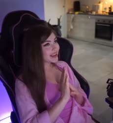 528x572