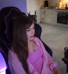 528x572