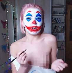 347x353