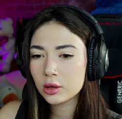 389x380