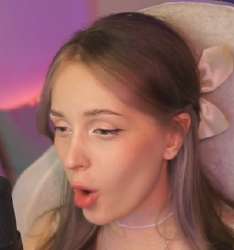 298x318